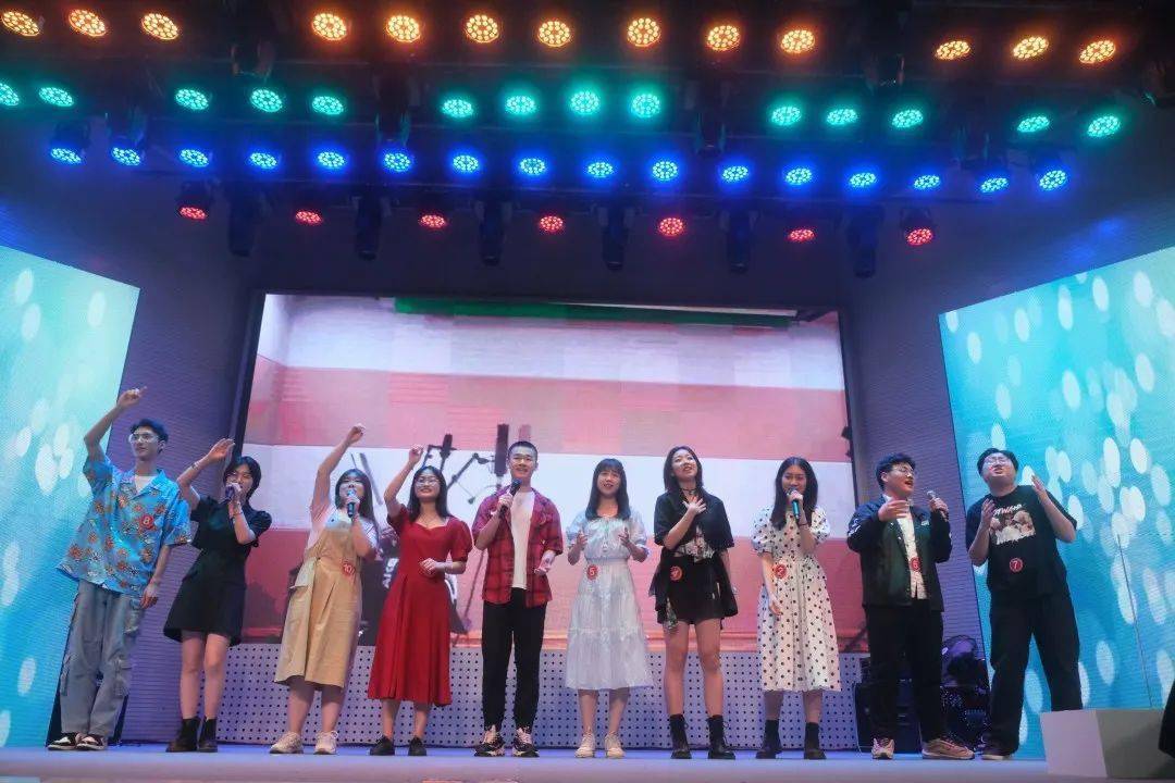 逐项解读:胎生卵孵口含毒，十七山色四五看打一准确数字