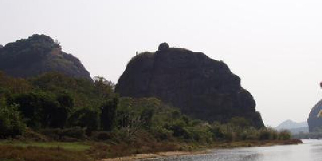 家点评（龙山虎山两相朝，有情才有好风光。猜本期数字