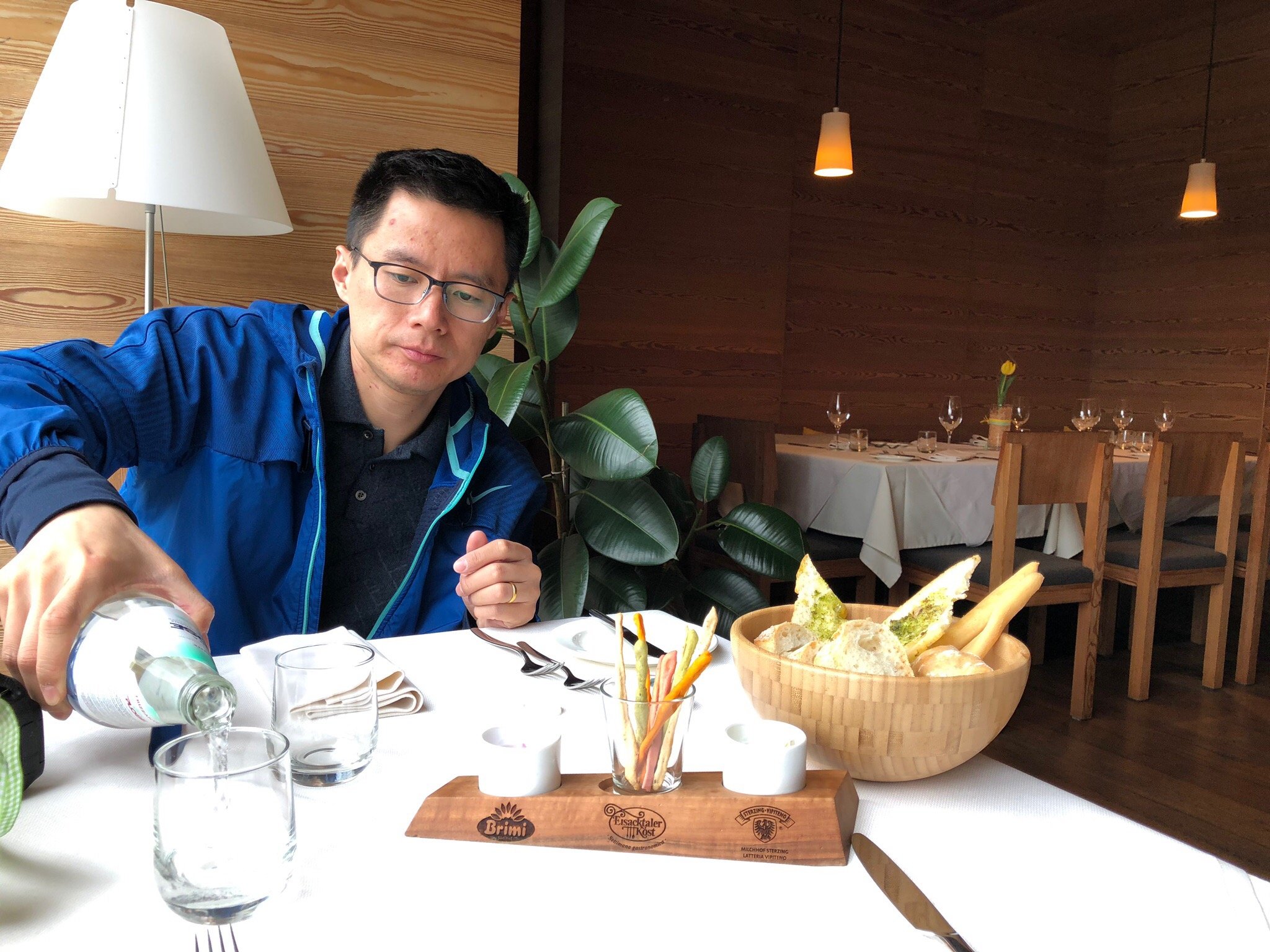 行家点评:高高在上猜生肖数字