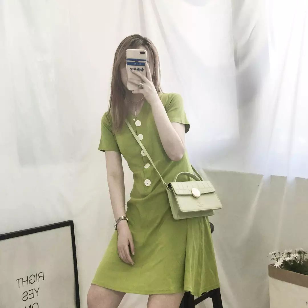 学术阐释:草绿裙腰一道斜最正确生肖