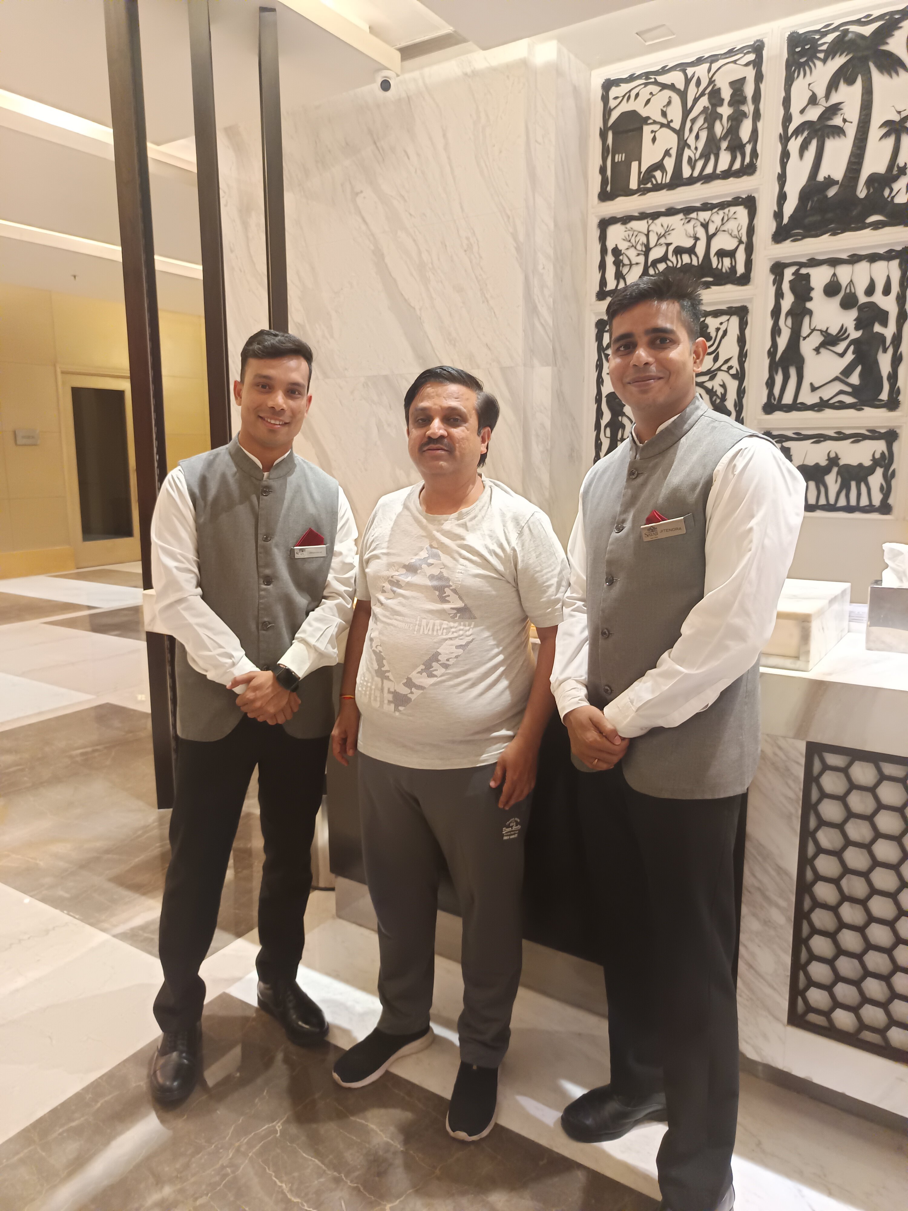 行家点评:高高在上猜生肖数字