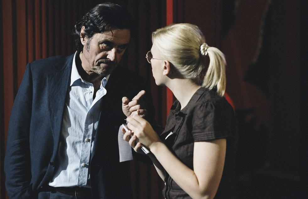 独家新闻:左邻右舍好和睦打一动物