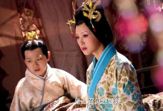 业内点评:四五二十合二码，东方取肖辰寅卯猜一生肖