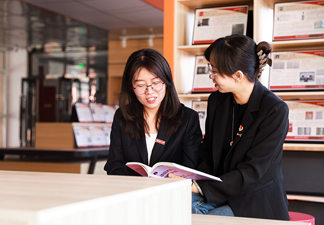 独家专访（一本正经）打一生肖