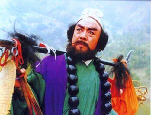 视角拆解:欲钱买忠厚老实的动物，欲钱看西游记第一回。猜动物