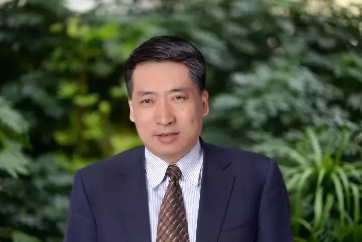 圈内揭秘:特码猜出是美人，蓝红开出生肖东打一生肖