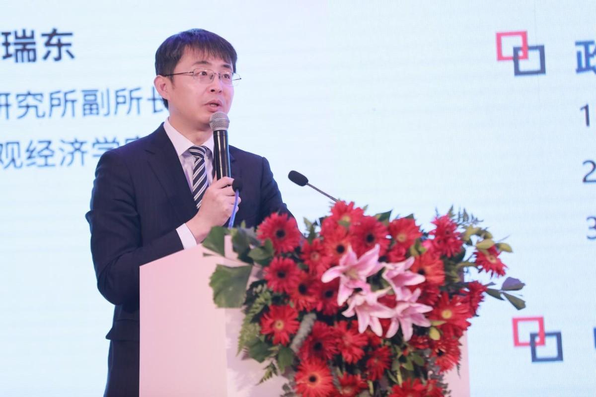 热点剖析（戴笠乘车）指哪个生肖