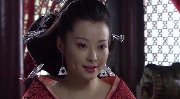 独家视点（胆小如鼠—一上一下）猜指打个最佳精准代表哪一个生肖