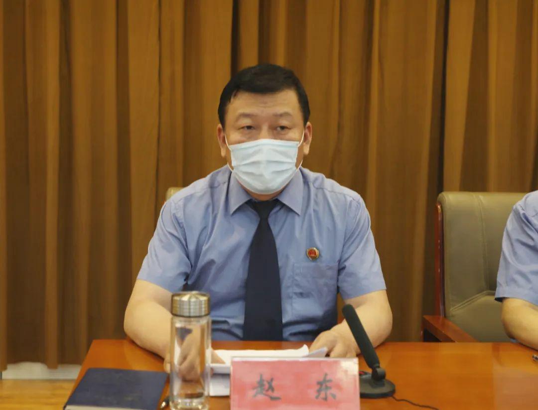 条理讲解:春风化雨润绿草，犬守家园夜不息打一准确生肖动物