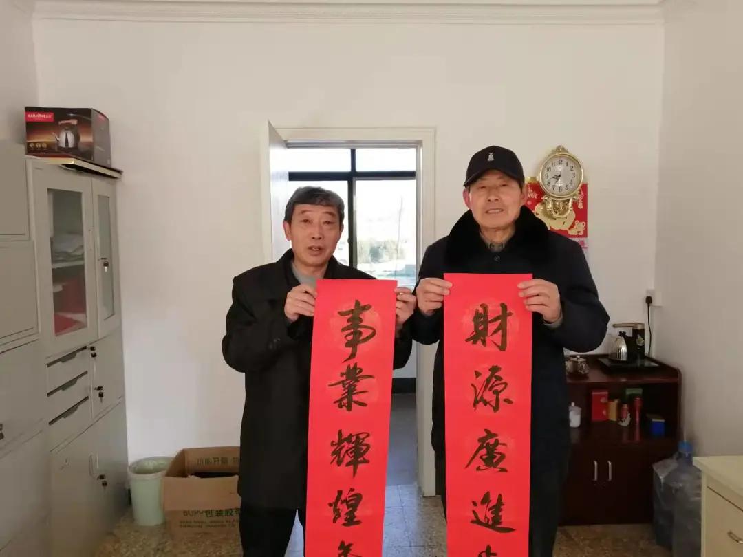 趋势研判:龙飞凤舞—自相惊扰猜一准确生肖