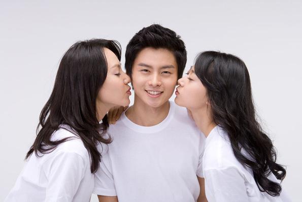 图文解析:五色祥云满乾坤，定特句朝三暮四猜一生肖